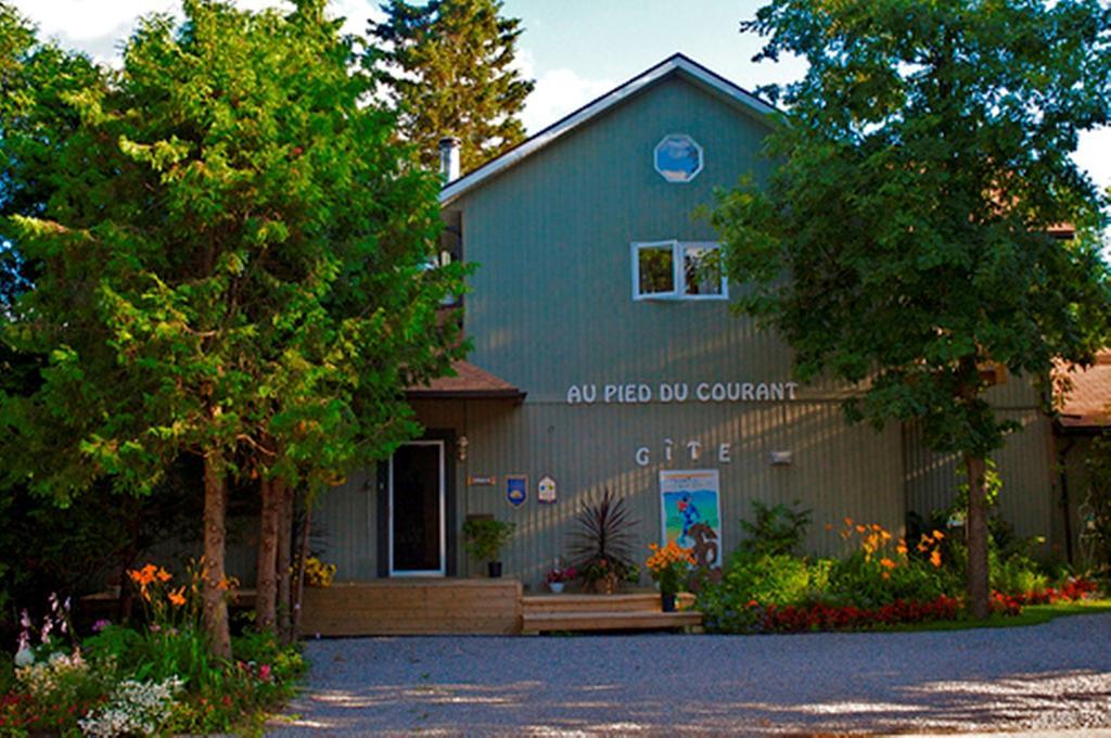 Gite Au Pied Du Courant De Gilbert Desjardins Mont-Laurier Exterior photo