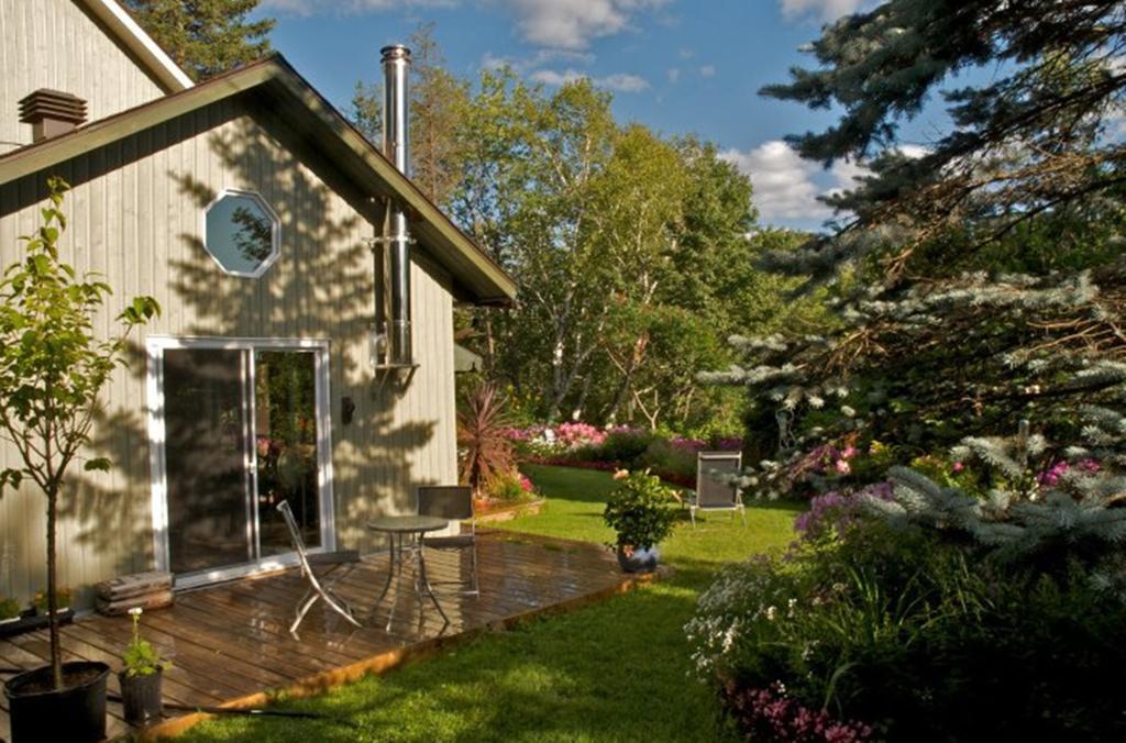 Gite Au Pied Du Courant De Gilbert Desjardins Mont-Laurier Exterior photo